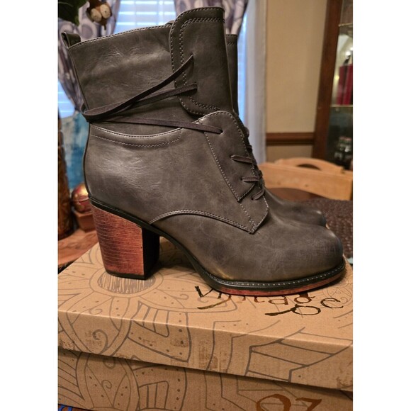 93 Vintage Boots Women 11 Grey Gray Laceup Block Heel NEW - Picture 3 of 6
